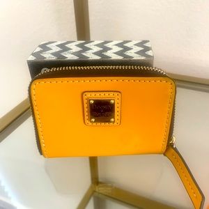Dooney & Bourke card case